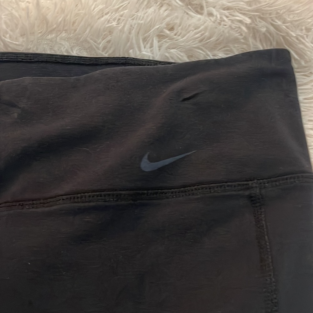 Nice Nike Capri pants L - Picture 2 of 4